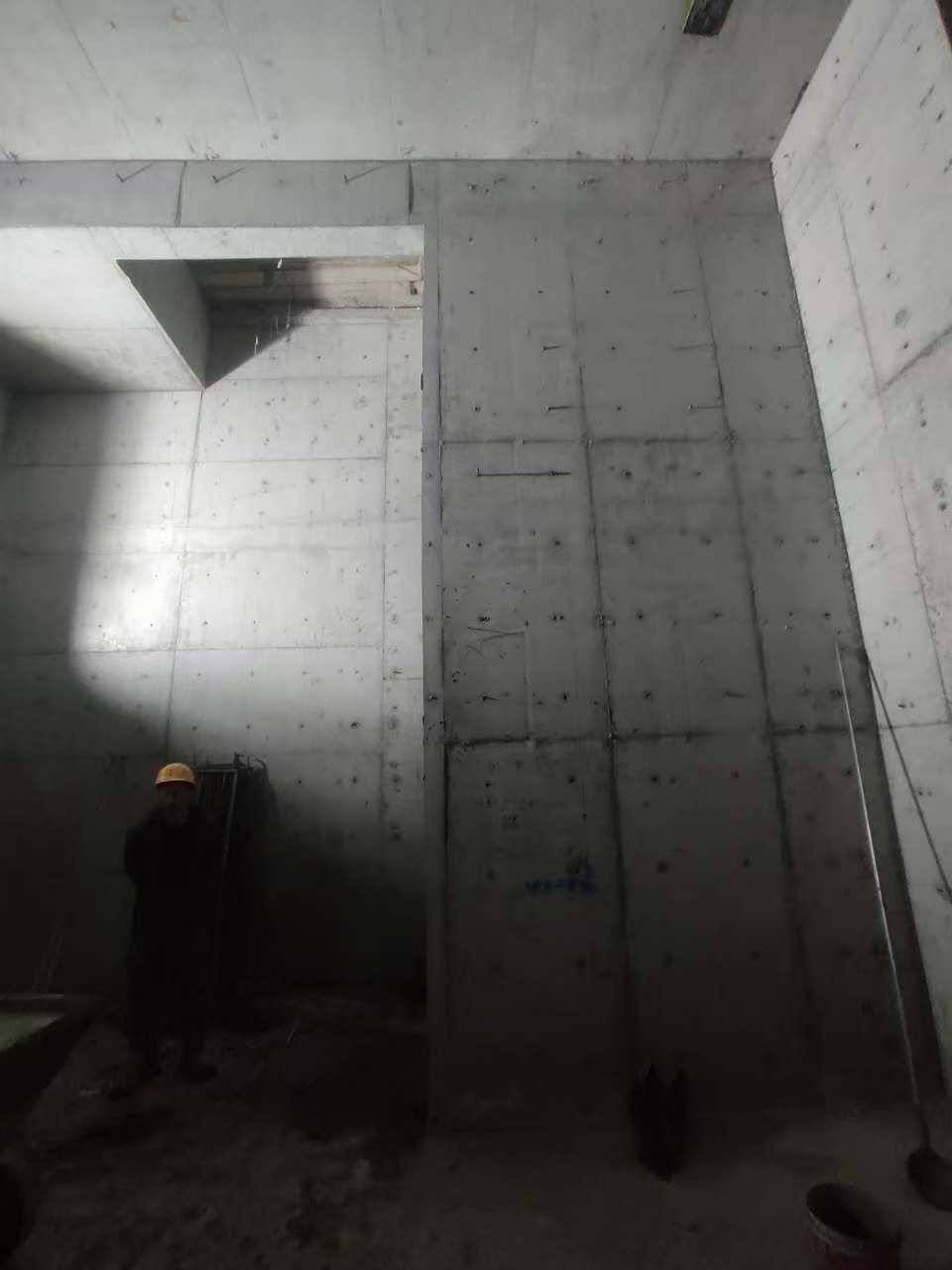 岳池墙上开槽钢筋断了有影响吗